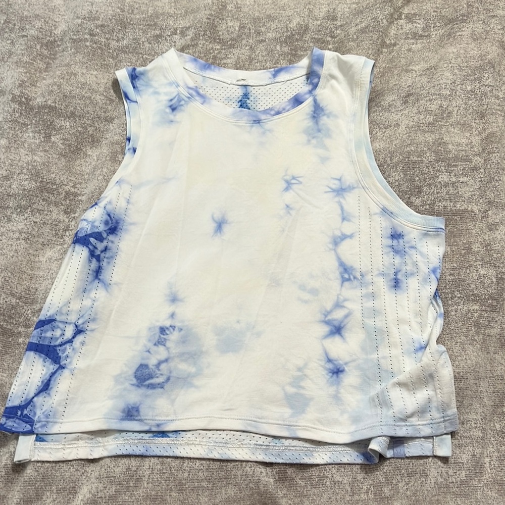 Lululemon crop top